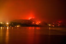 Llegan bomberos mexicanos para ayudar a combatir incendios en el oeste de Canadá