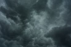 Tormentas dejan sin electricidad a partes de Illinois e Indiana
