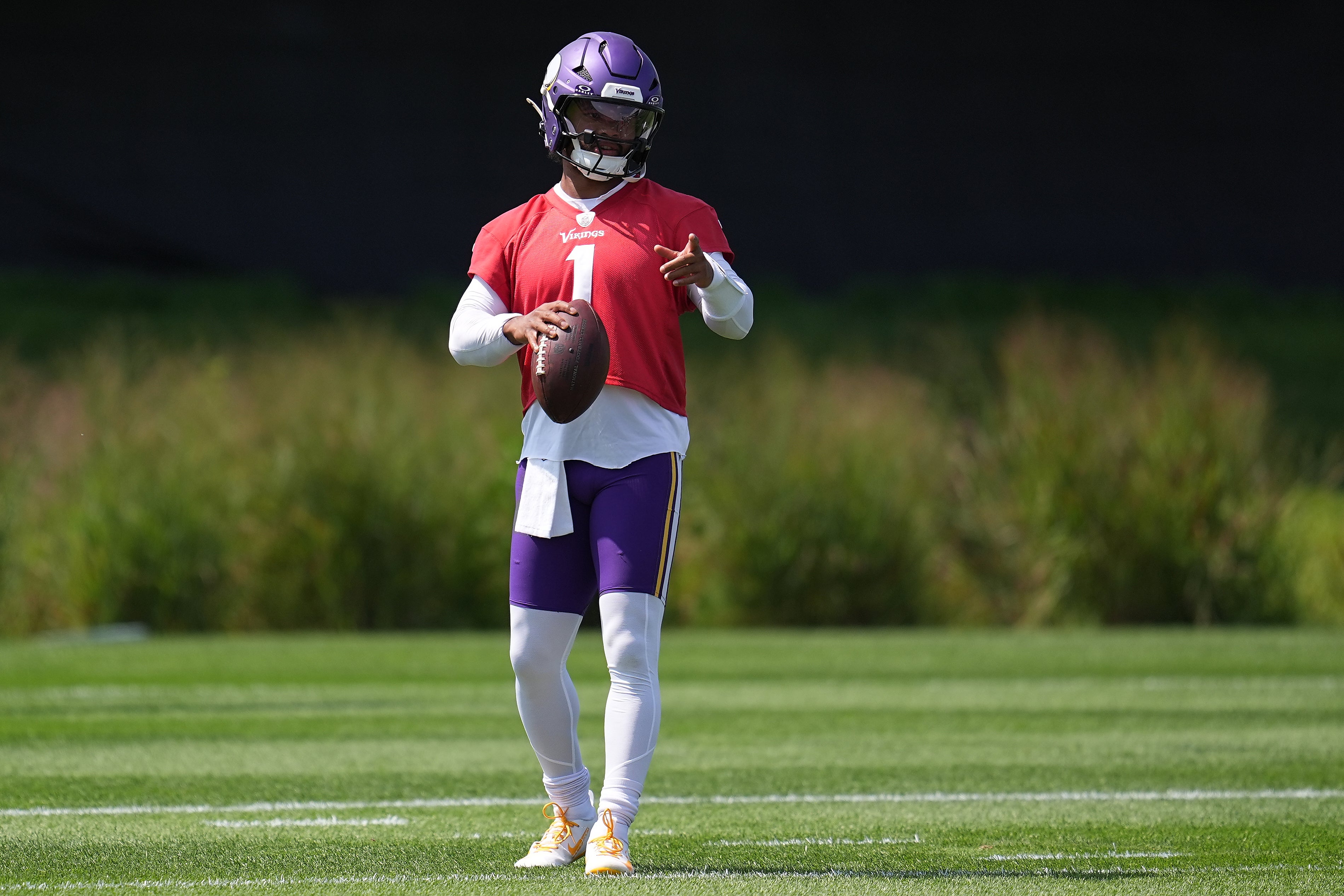Vikings eligen a Kyler Murray como quarterback titular sobre J.J. McCarthy, dice fuente AP