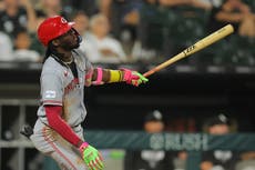 Rojos vencen 5-4 a Medias Blancas en 10 entradas en noche especial para el fanático