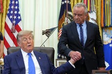 Médicos dicen que la orden de vacunas de Trump aumentará el miedo y pondrá en peligro a los niños