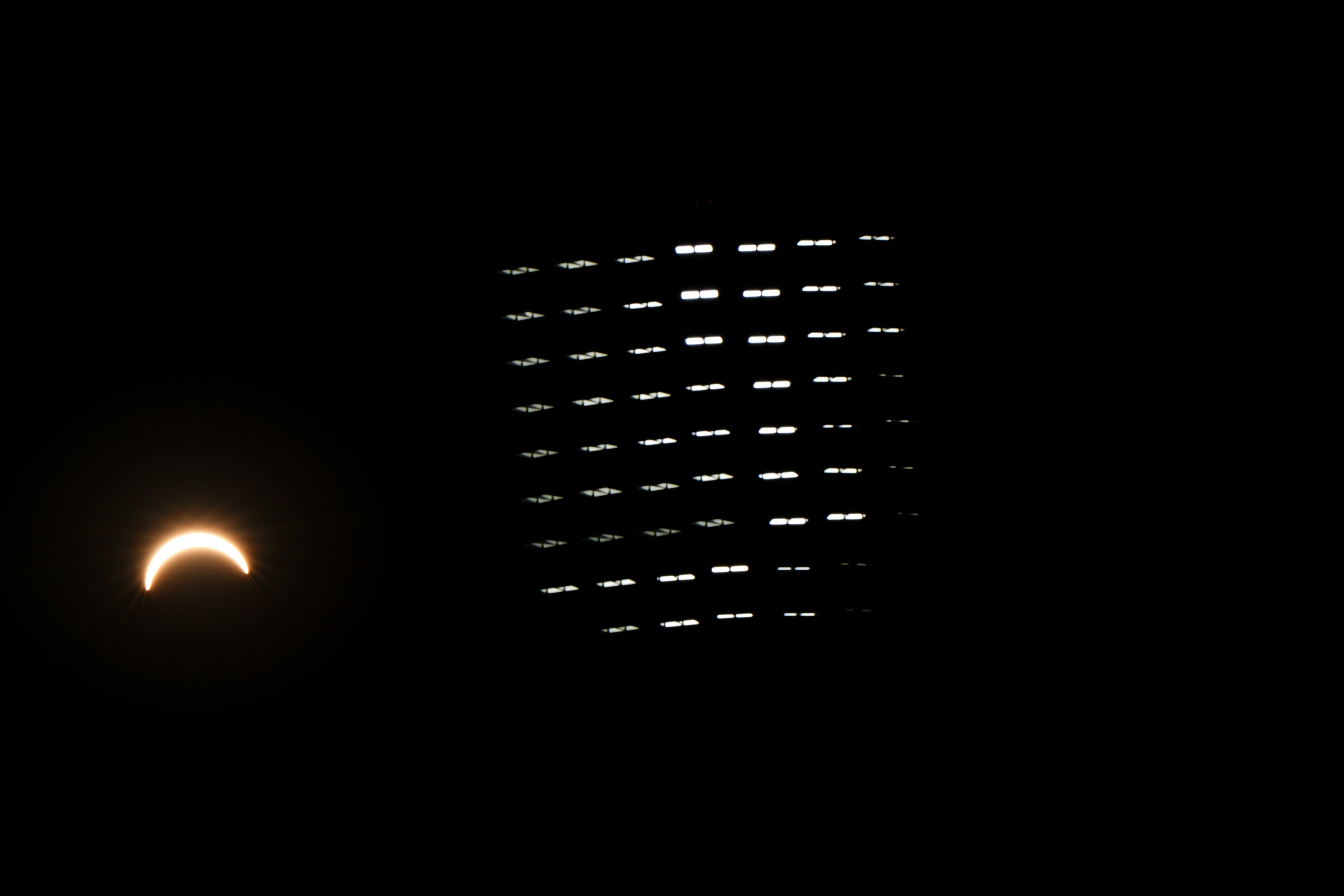 El eclipse solar visto desde el estadio Alexander de Perry Barr, en Birmingham