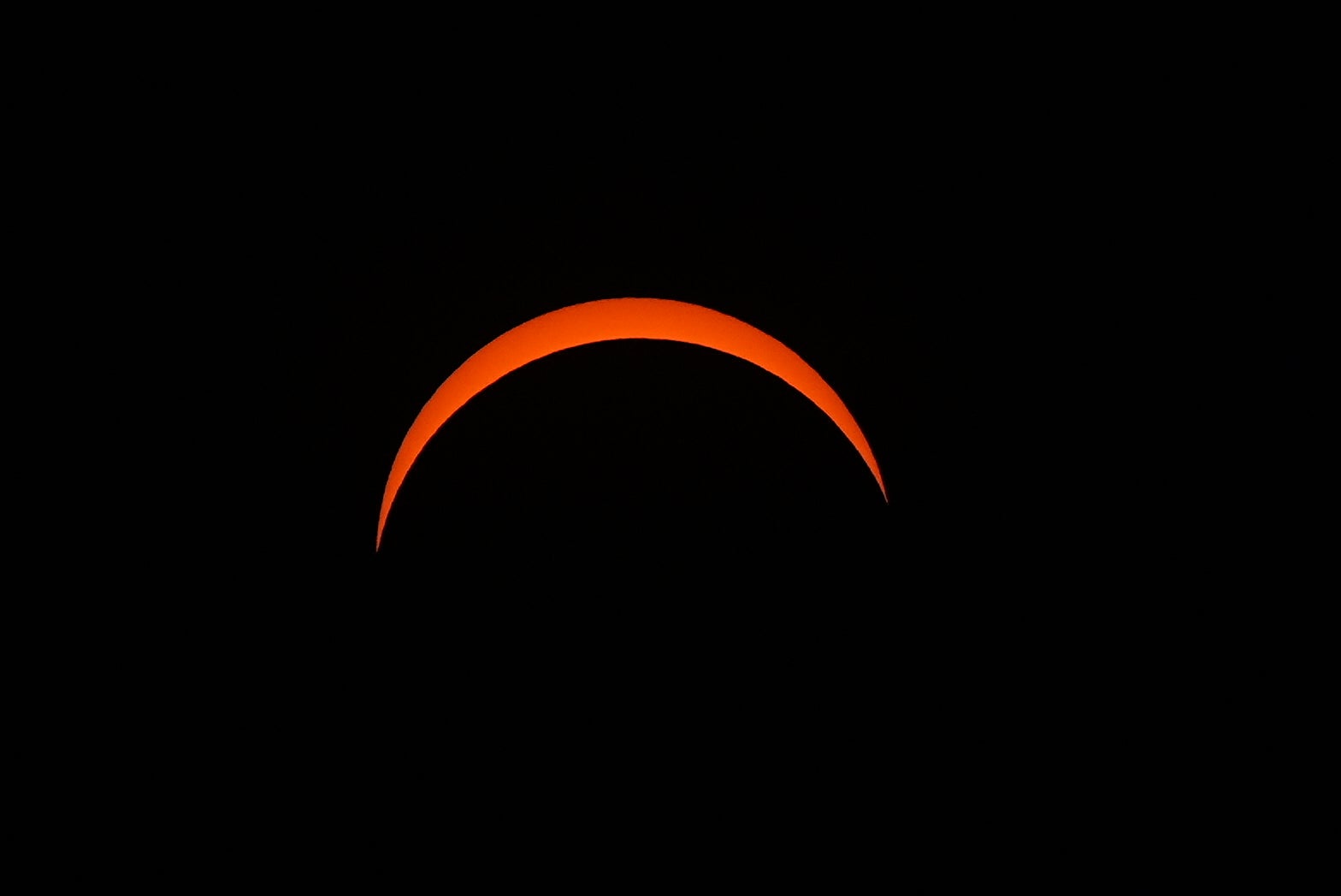 El eclipse solar visto desde King's Stairs Gardens en Bermondsey, al sur de Londres