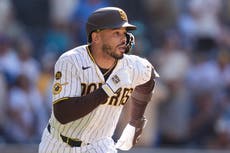 Padres ganan 4-3 en 11 entradas y barren a Cerveceros, líderes de las mayores