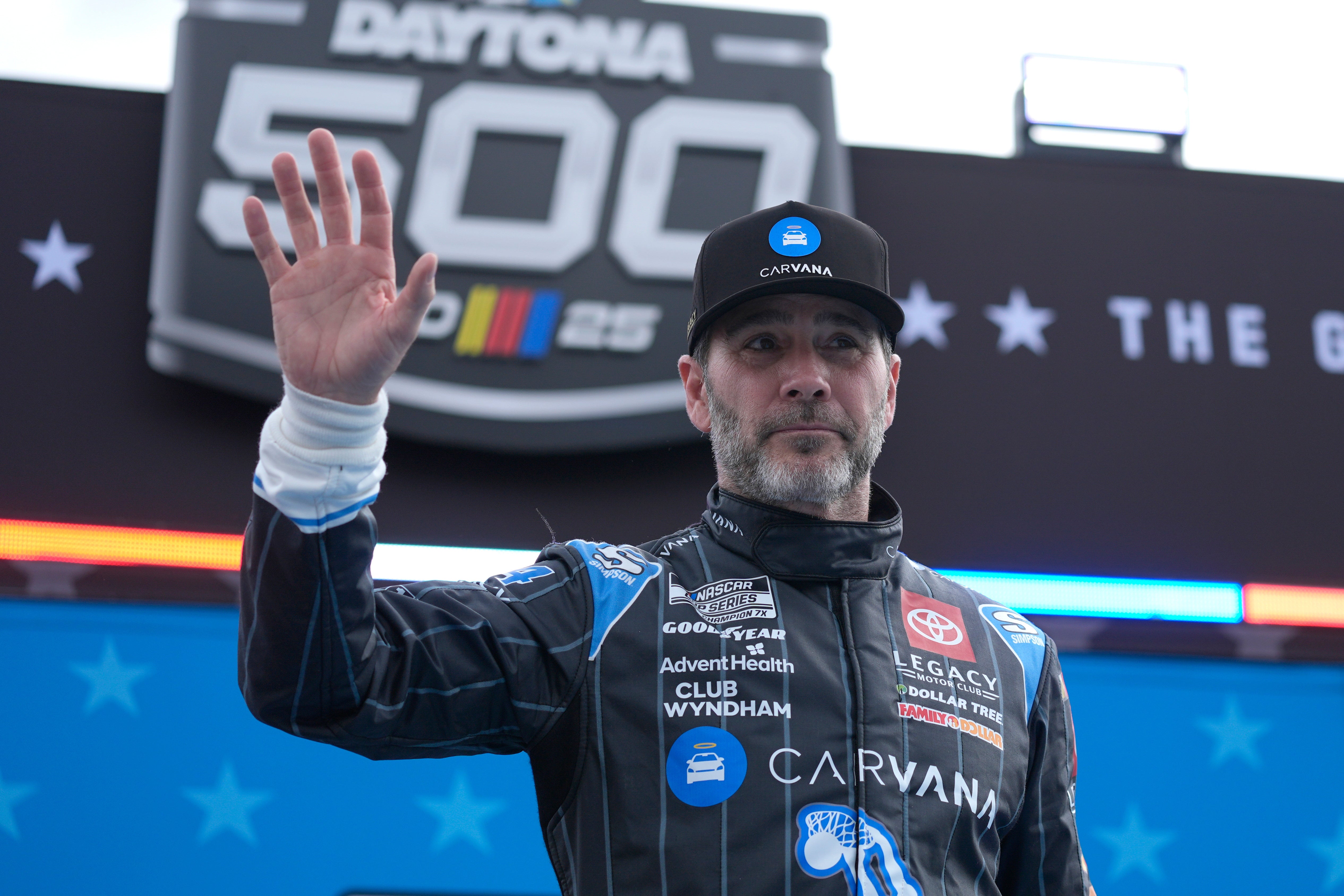 Jimmie Johnson dejará NASCAR con amigos famosos y una estrella en el Paseo de la Fama de Hollywood