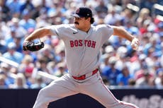 Tolle lanza joya de 8 innings y Medias Rojas cortan racha de 5 derrotas al vencer 7-0 a Azulejos