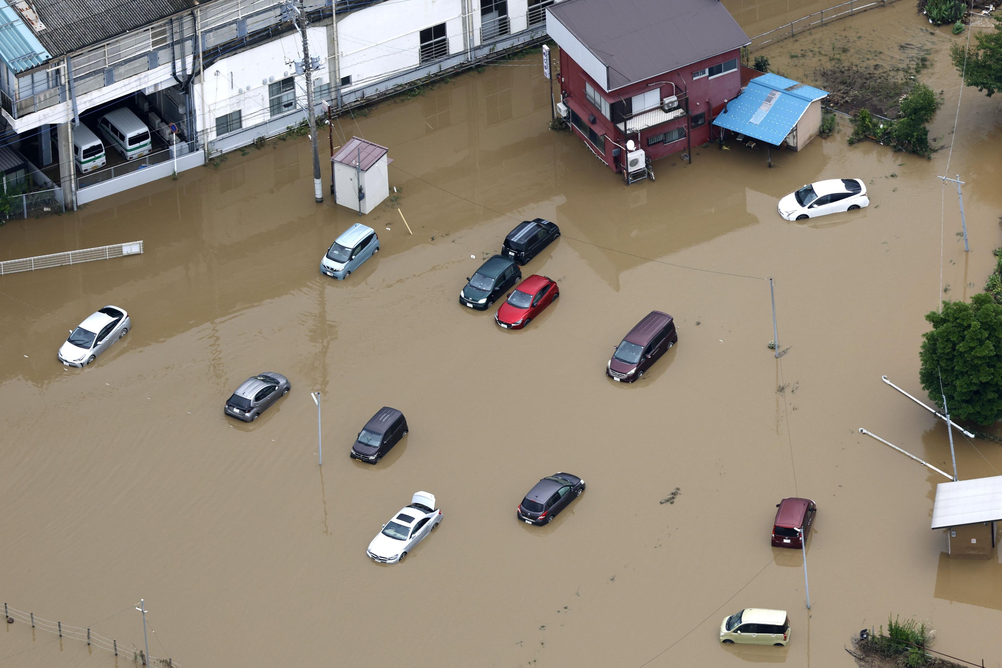 JAPÓN-TORMENTAS