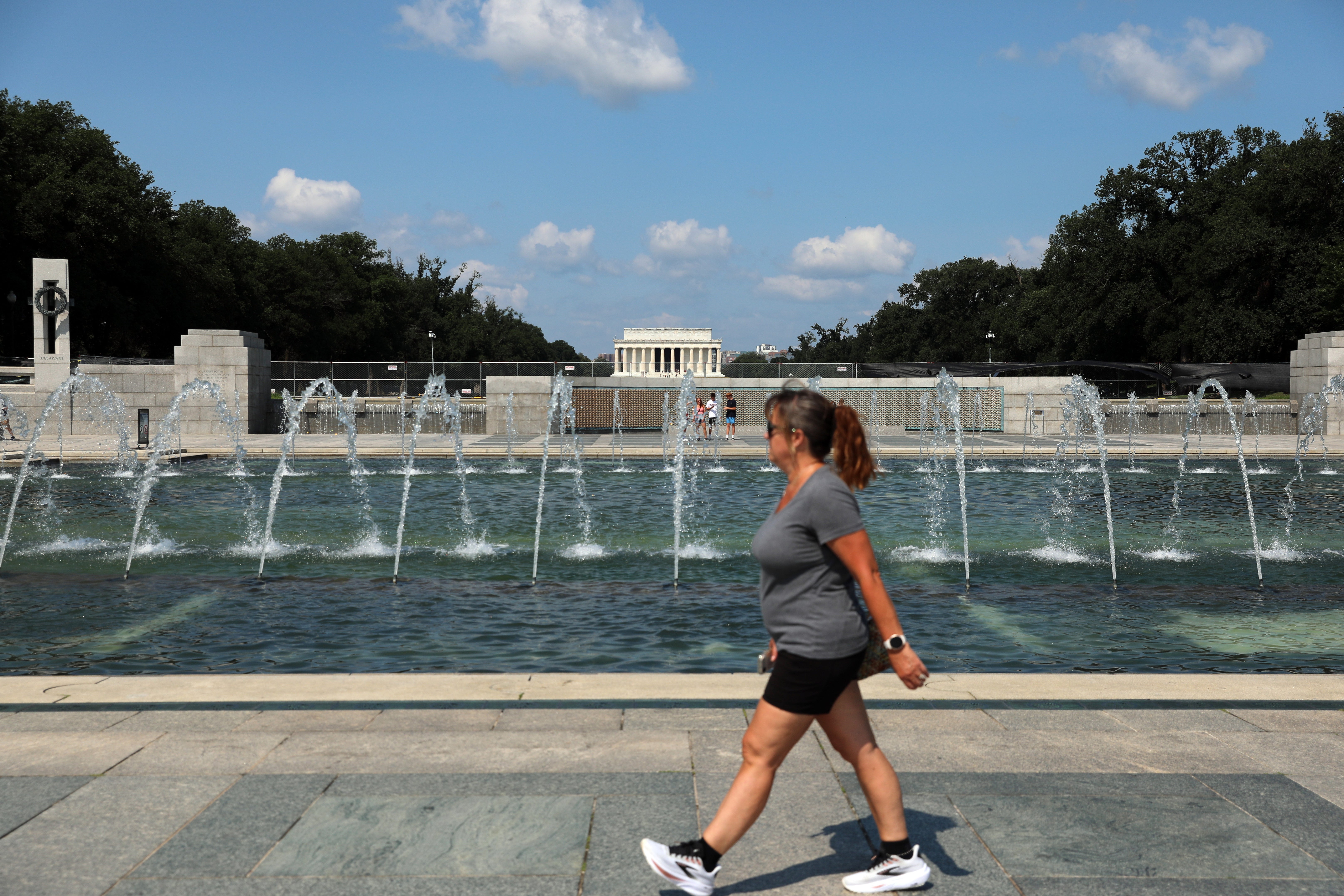 WASHINGTON-MONUMENTO DAÑADO