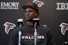NFL suspende 8 partidos a James Pearce Jr. de Falcons