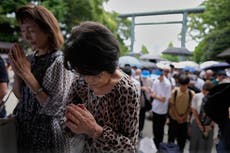 Líder japonesa evita visitar santuario criticado y no menciona remordimiento en aniversario de 2GM