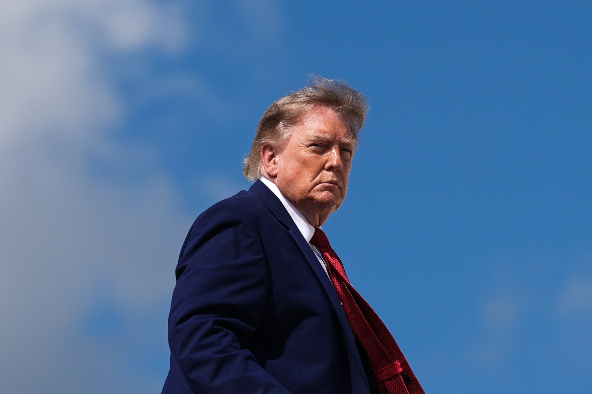 TRUMP EVADIENDO RESPONSABILIDAD