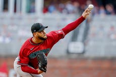 Nolan Arenado pega 2 vuelacercas y remolca 4 carreras en paliza de Diamondbacks, 10-3 a Bravos