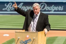 Muere a los 83 Tommy John, cuyo nombre lleva una cirugía pionera de codo que salvó su carrera