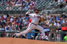 El jonrón de 3 carreras de Olson respalda a Elder y Bravos vencen 5-3 a Arizona