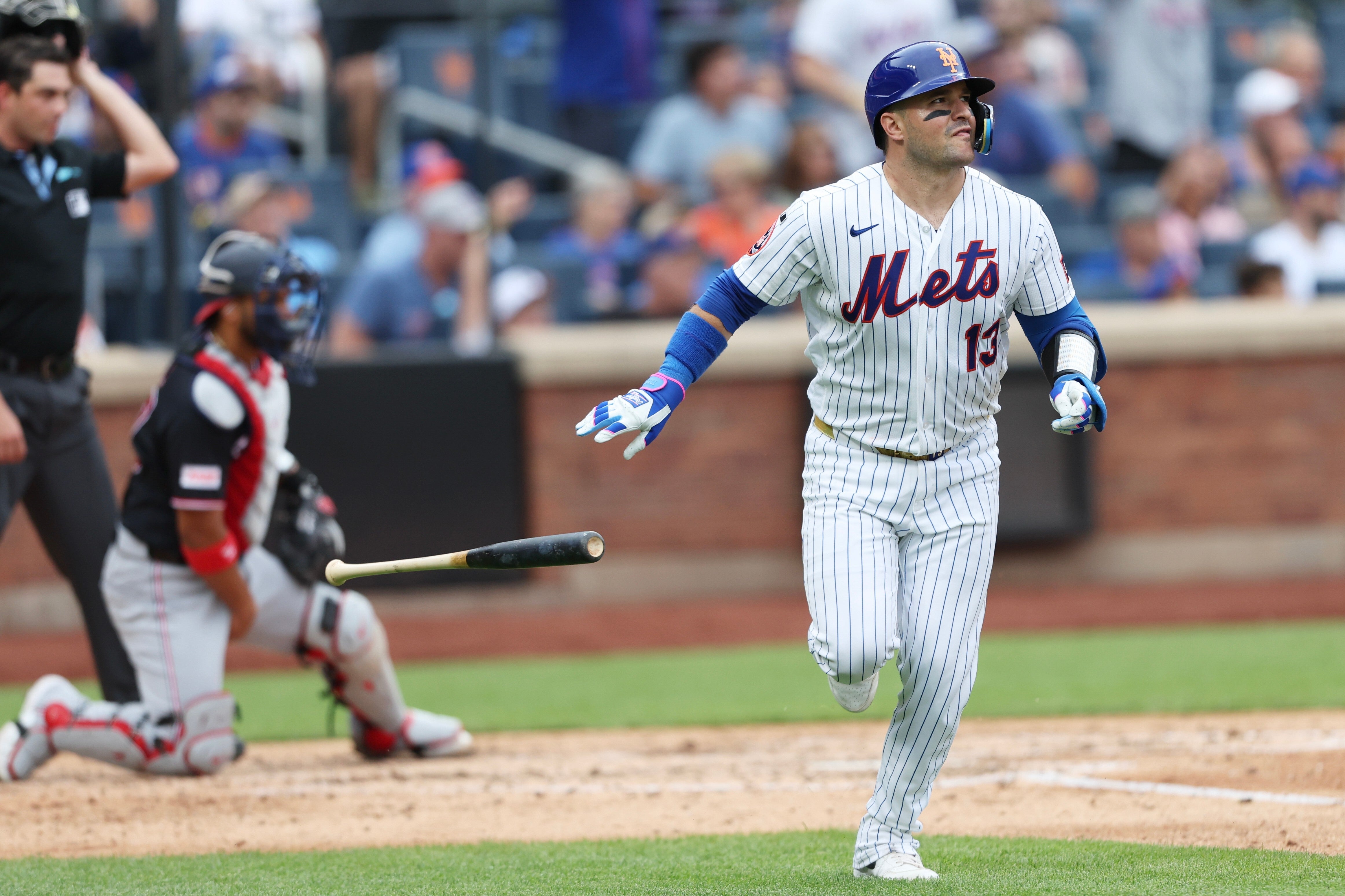 Scott lanza hasta la 7ma y ayuda a Mets a vencer a Nacionales para barrida