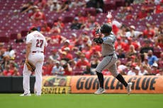 Hernández y Sanoja conectan jonrones en triunfo de Marlins 7-1 sobre Rojos