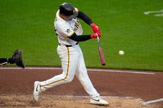 Reynolds, Lowe y Yorke impulsan 2 carreras cada uno; Piratas vencen 8-3 a Medias Rojas tras demora