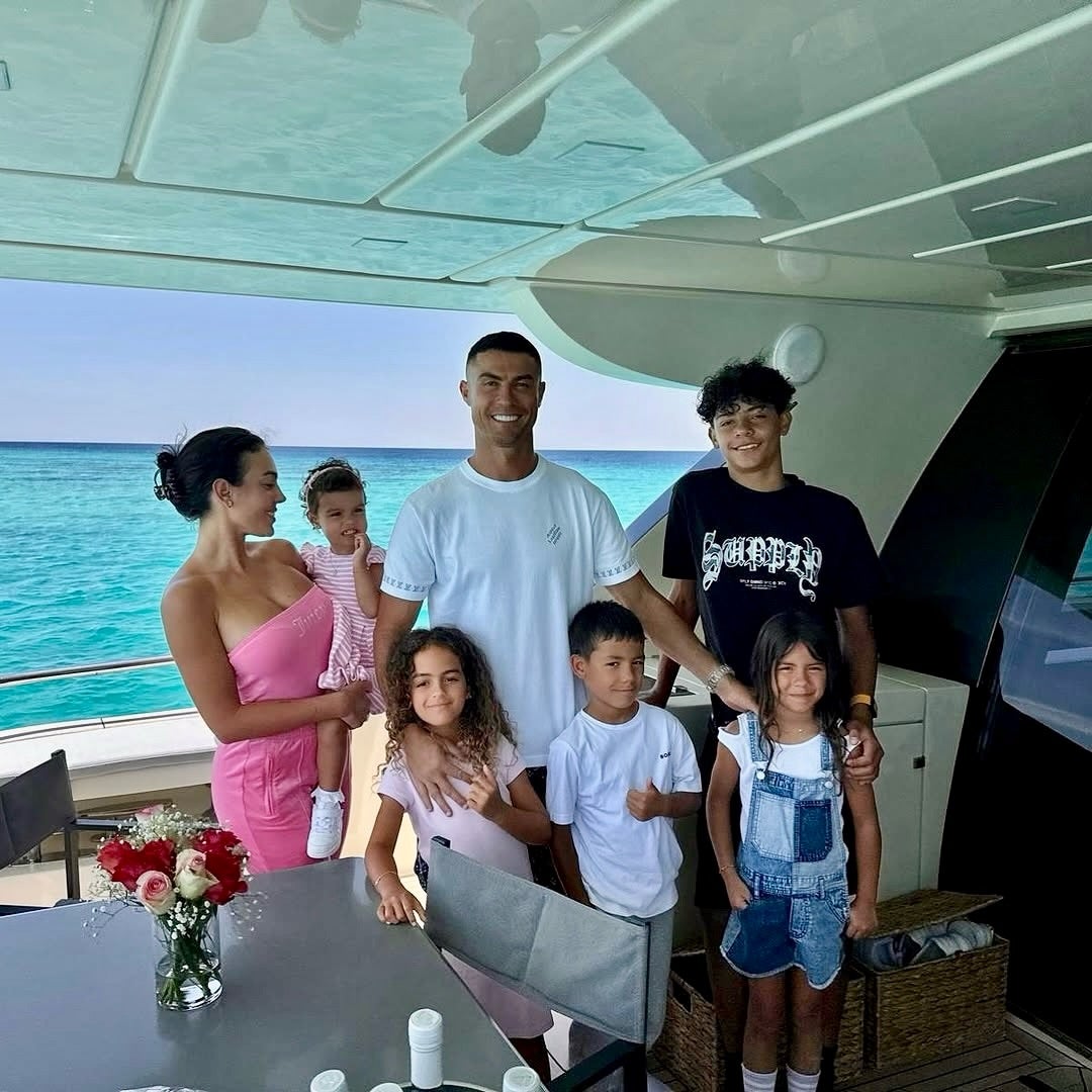 Ronaldo y Rodríguez se casaron en su casa de Cascais, Portugal, acompañados por sus cinco hijos