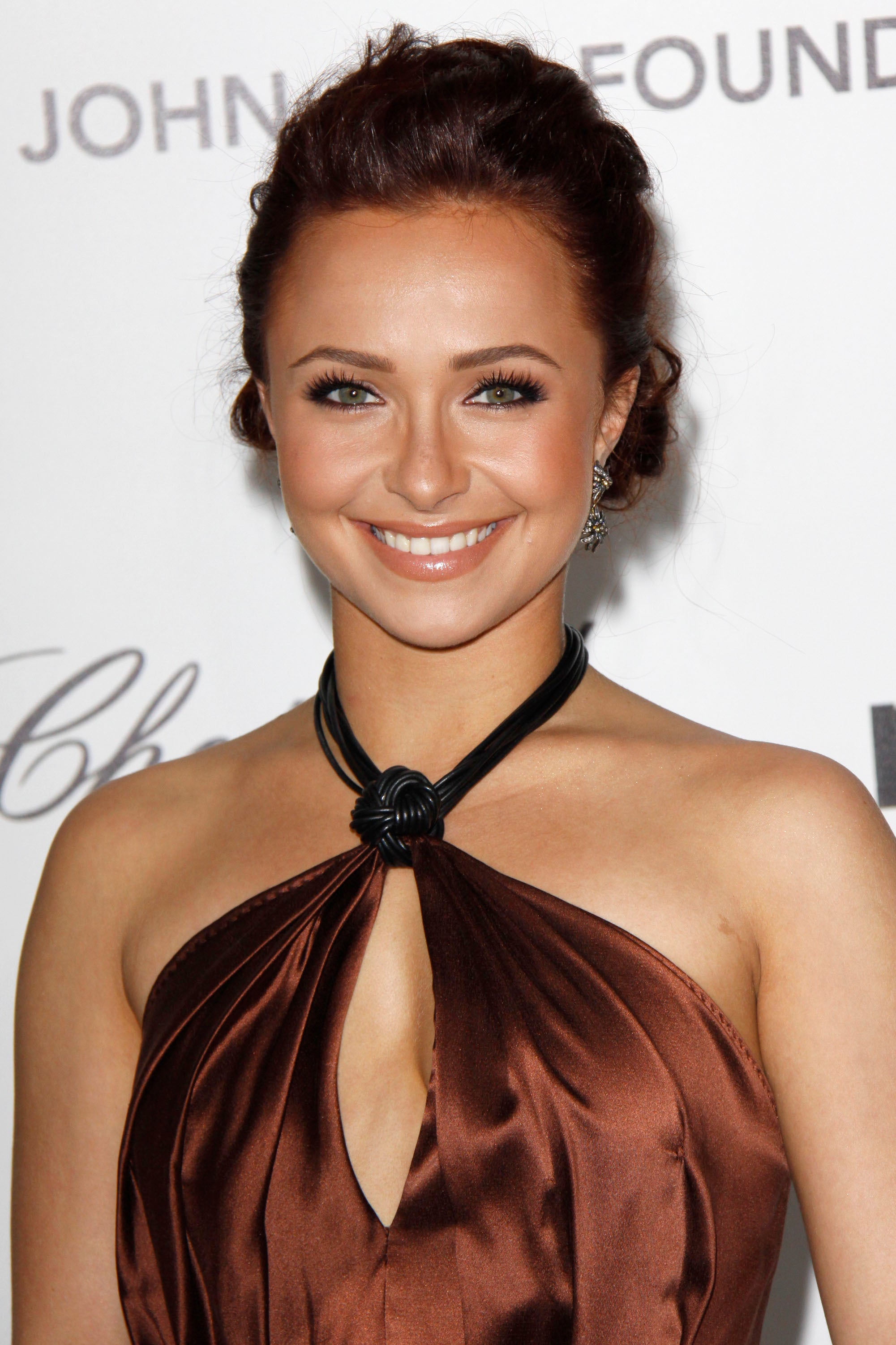 Hayden Panettiere al llegar a la 18.ª edición de la fiesta anual de la Fundación Elton John contra el SIDA en Los Ángeles