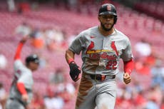 Alec Burleson y un sólido bullpen guían la victoria 2-1 de los Cardenales ante Rojos
