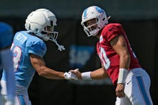 Trubisky sale del entrenamiento con dolor en el bíceps y los Titans esperan novedades