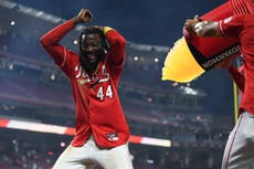 El 1er hit decisivo de De La Cruz en la 10ma da a Rojos una victoria por 6-5 ante Cardenales