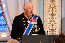El rey Harald de Noruega es hospitalizado para tratamiento por una enfermedad sanguínea