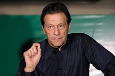 Tribunal de Pakistán ordena hospitalizar a Imran Khan y permite visitas familiares