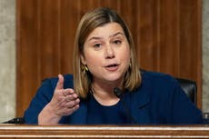 Senadora presiona a Hegseth y Caine para mantener al Ejército fuera de las elecciones