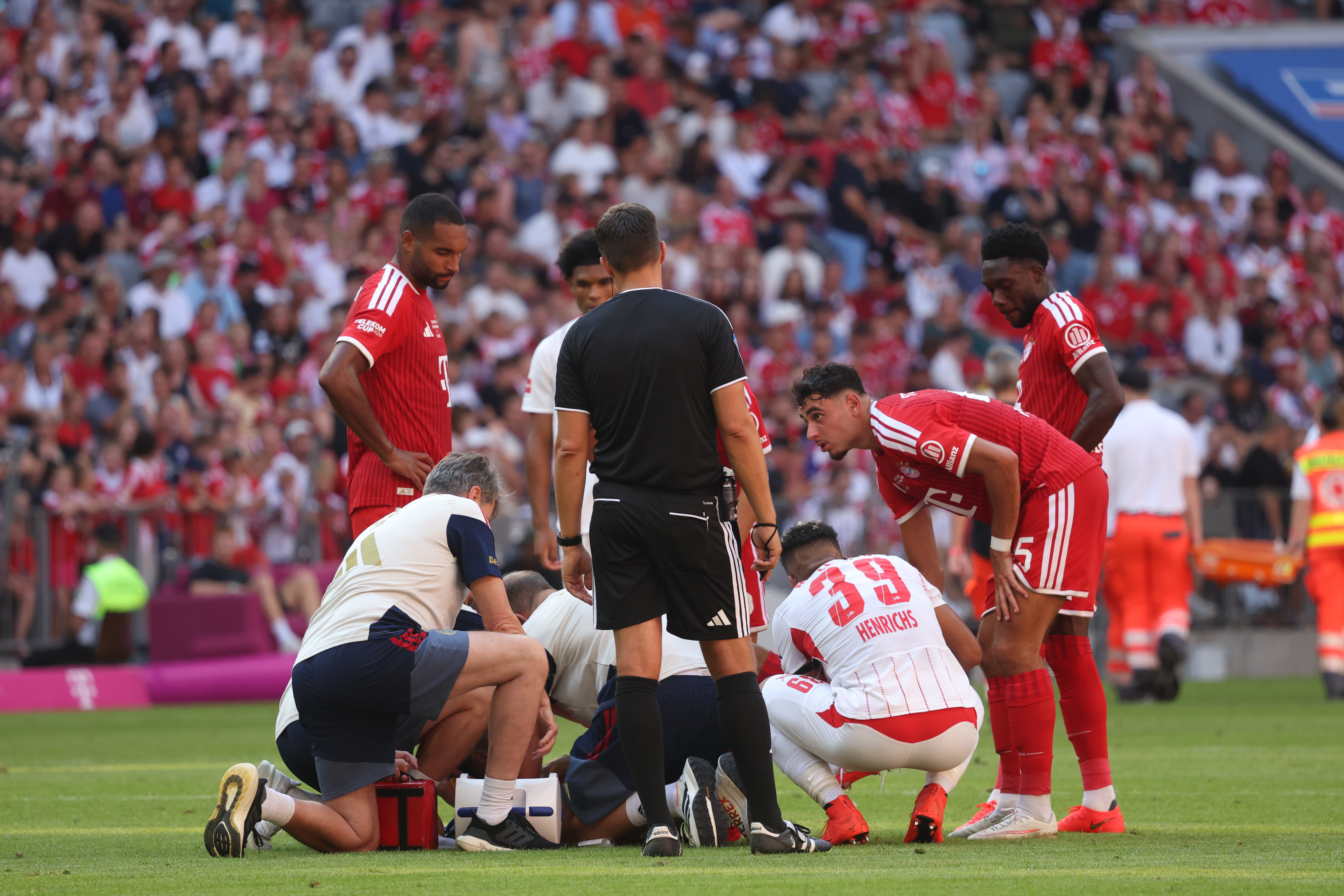 Jamal Musiala revela problema neurológico tras segundo colapso en juego del Bayern