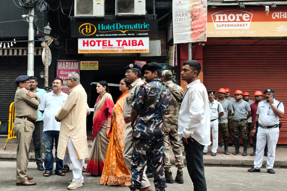 El humo convirtió un hotel de India en una trampa mortal