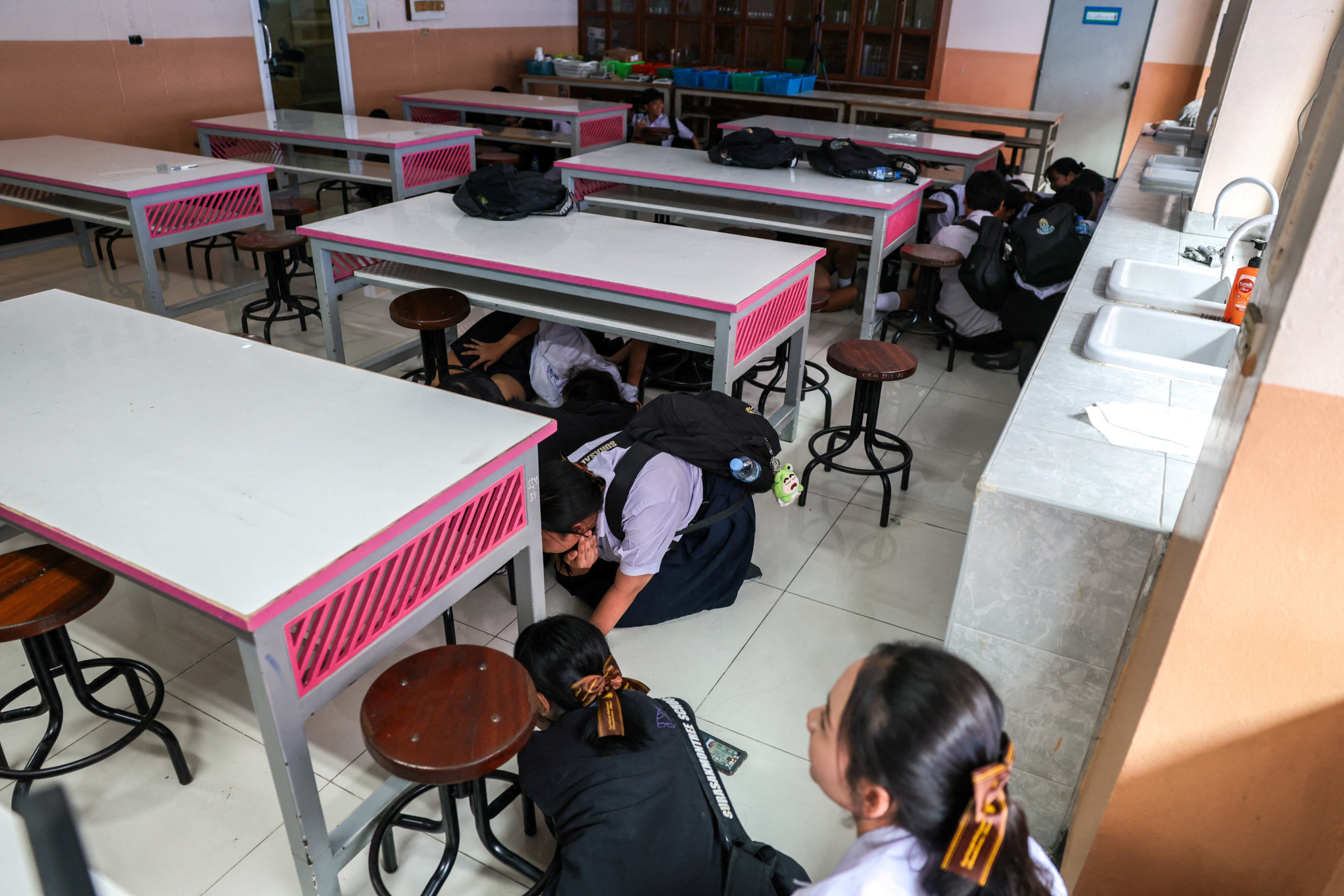 La policía detiene en Tailandia a un estudiante de 15 años por disparar en la escuela