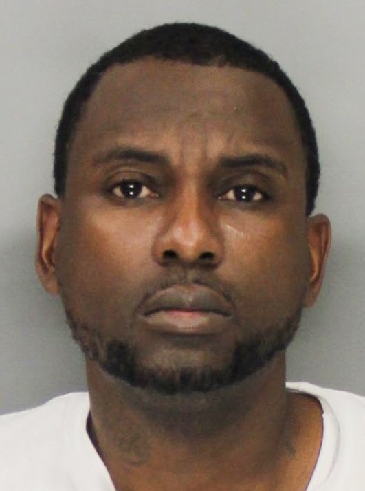 Terrell Williams, de 44 años, ha sido detenido en relación con el robo en la vivienda de Carolina del Norte de la leyenda de la NASCAR Greg Biffle, que tuvo lugar semanas después de que Biffle y su familia fallecieran en un accidente aéreo