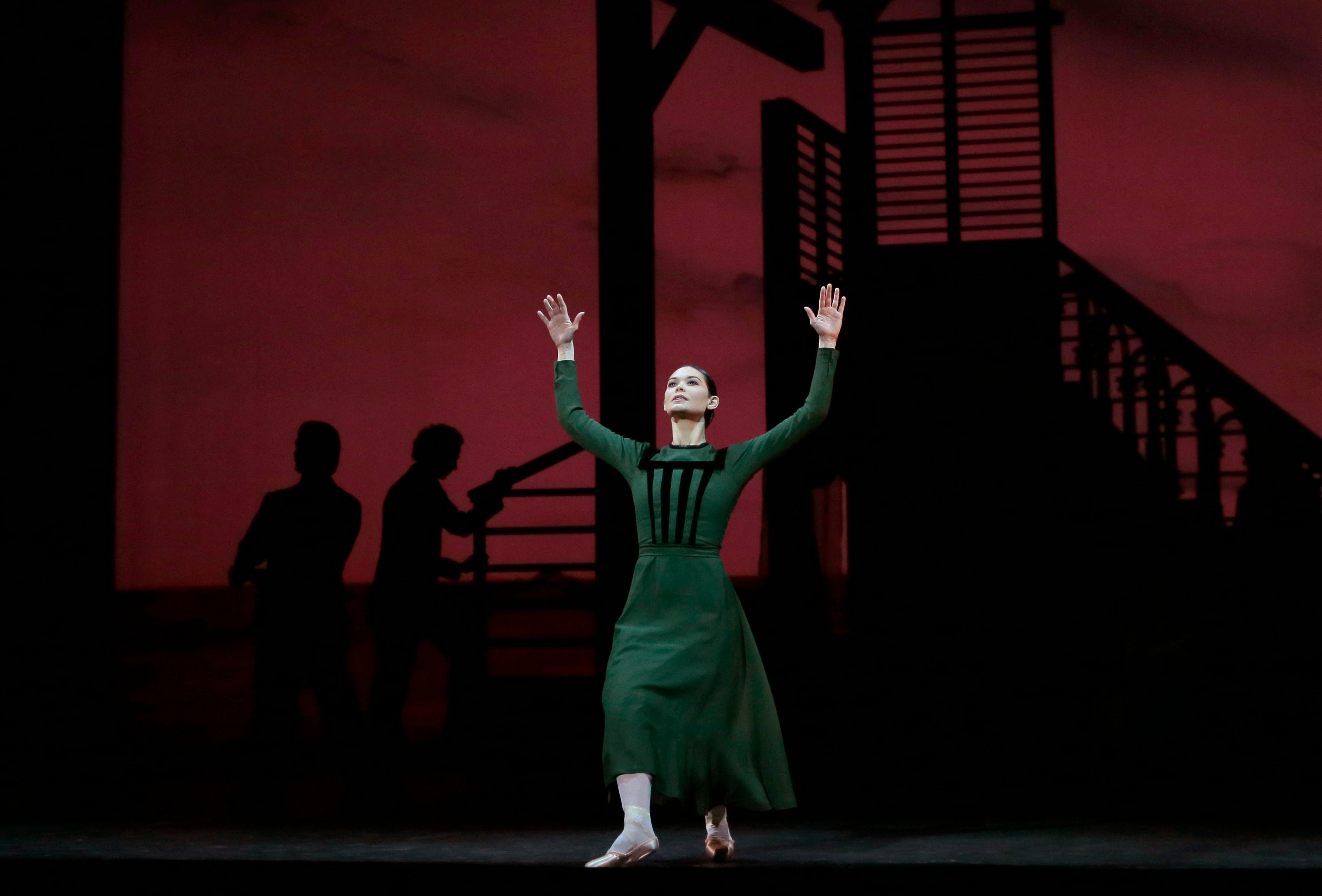 El ballet “Fall River Legend”, de Agnes de Mille, se estrenó en 1948 y desde entonces ha sido llevado de nuevo a escena en varias ocasiones, como muestra esta fotografía de 2014