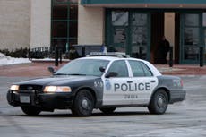 Prohíben a oficiales el uso de guantes de electrochoques en escuelas de Omaha