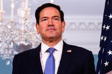 EEUU endurece sanciones a Cuba y detiene a estadounidenses que visitaron la isla