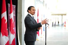 Premier de Manitoba arremete contra Trump y pide a Canadá no ceder en acuerdo comercial