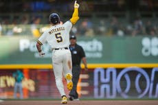 Garrett Mitchell y Gary Sánchez ayudan a Cerveceros a anotar 6 en 1ra y vencer 7-4 a Marineros