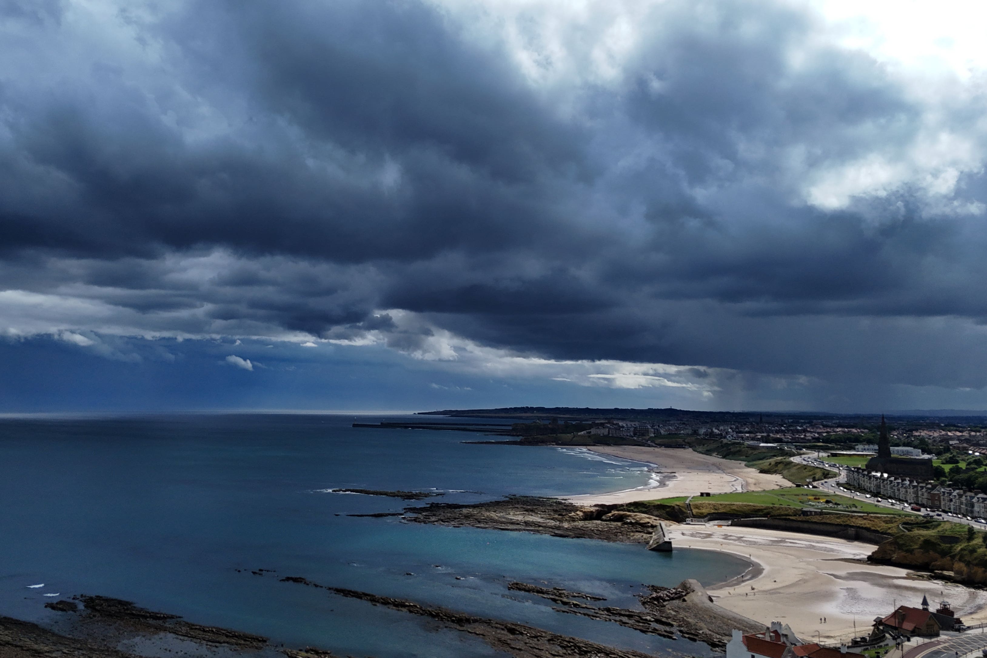 Un fenómeno de El Niño “sin precedentes” traerá tormentas y lluvia al Reino Unido
