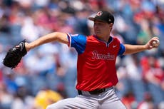 Mariners suben al zurdo Kade Anderson y abrirá el sábado ante Cachorros