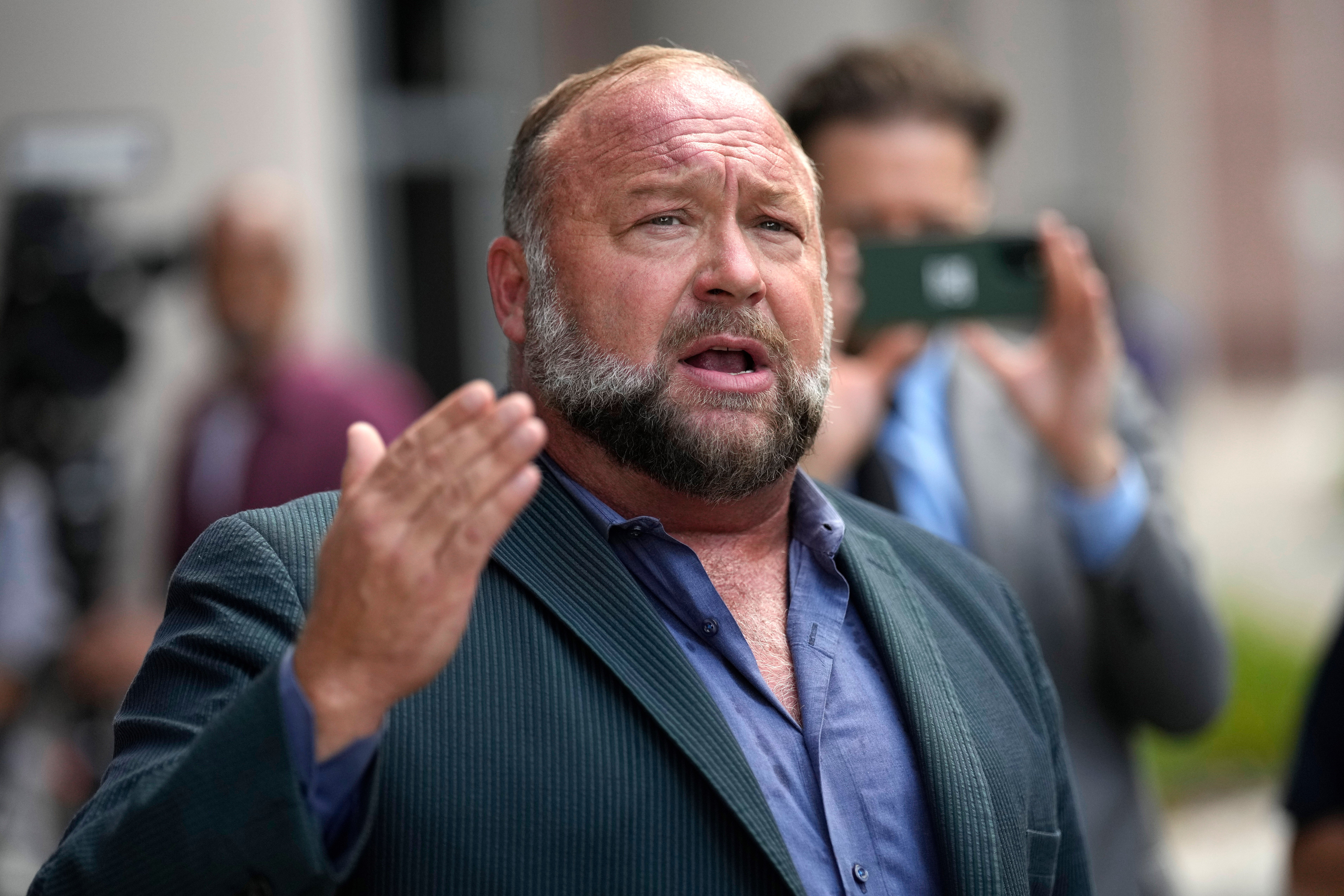 NEWTOWN TIROTEO INFOWARS
