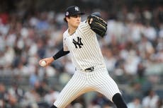 Jones pega jonrón de 2 carreras y Yankees vencen 3-1 a Azulejos para hilar 5ta victoria