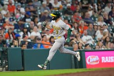 Jonrón solitario de Muncy corona remontada de Atléticos que vencen 7-6 a Houston