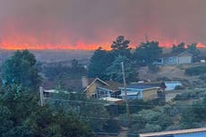 Incendio forestal provocado se acerca a la ciudad de Reno y obliga a evacuar a miles
