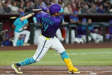 El triple de 2 carreras de Ildemaro Vargas impulsa a Diamondbacks por 5-3 sobre Rojos