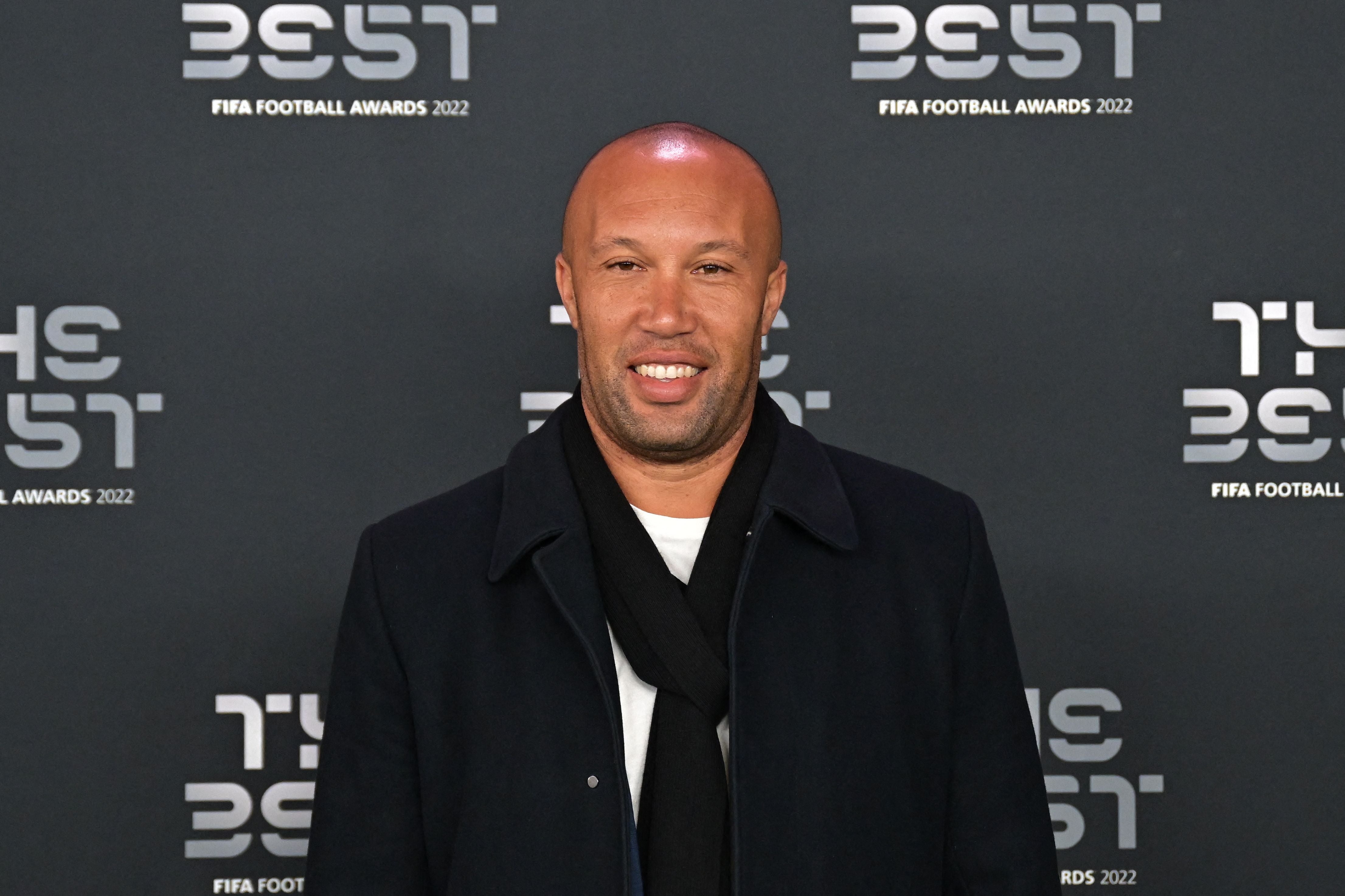 Mikael Silvestre es uno de los exjugadores que piden a la FIFA que introduzca cambios