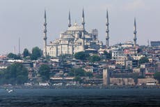 Turquía condena a 5 alcaldes opositores; críticos lo ven como persecución política