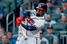 Albies impulsa la carrera del triunfo en la 8ª y Bravos ganan 4-3 para cortar racha de Dodgers