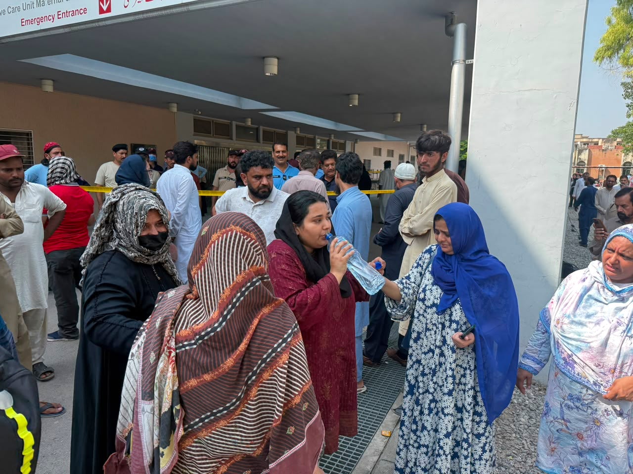 ASI-GEN PAKISTÁN-HOSPITAL-INCENDIO