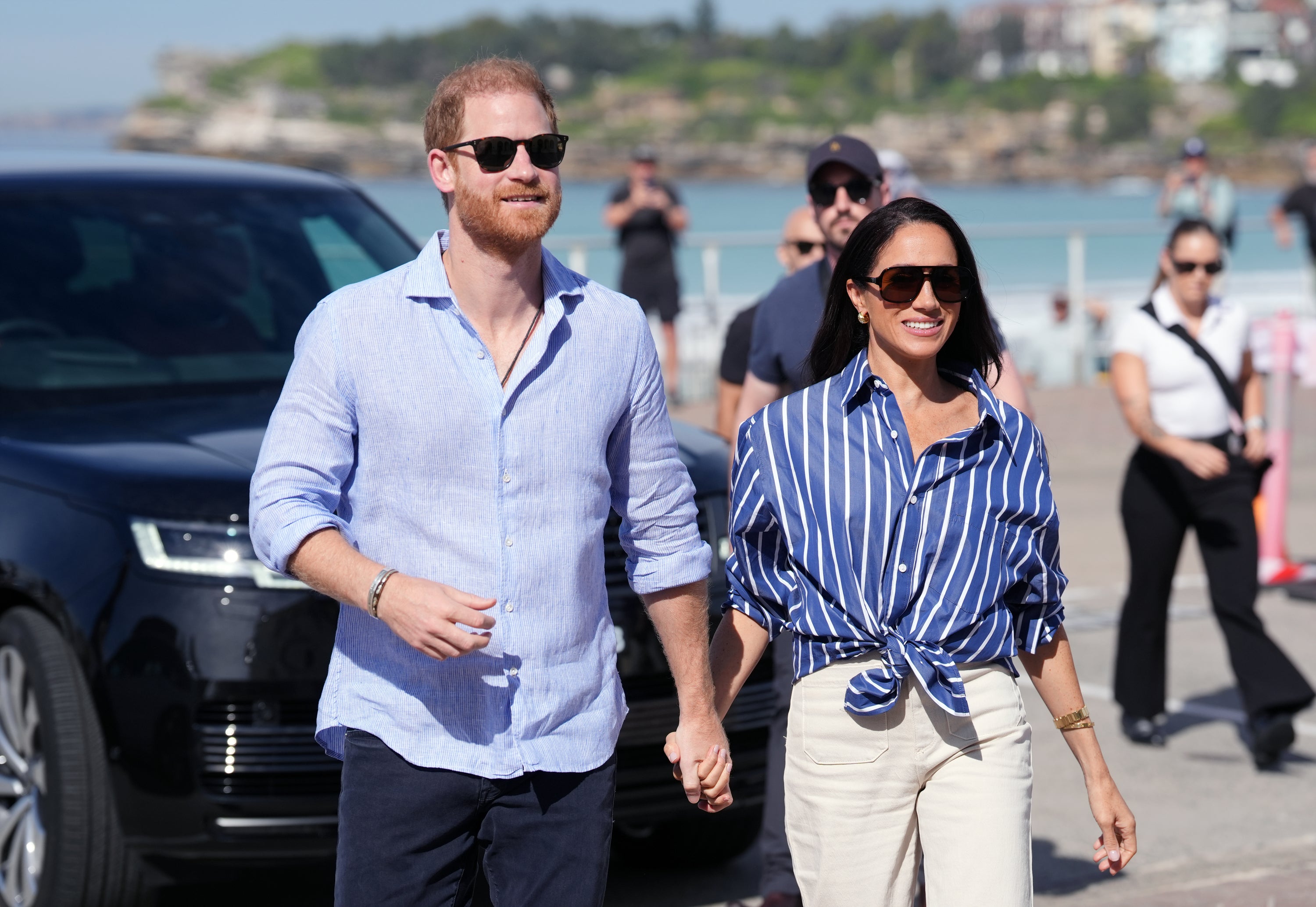Harry, Meghan, el príncipe Archie y la princesa Lilibet llegaron al país en un avión privado procedente de California poco antes del mediodía del miércoles y aterrizaron en el aeropuerto de Birmingham